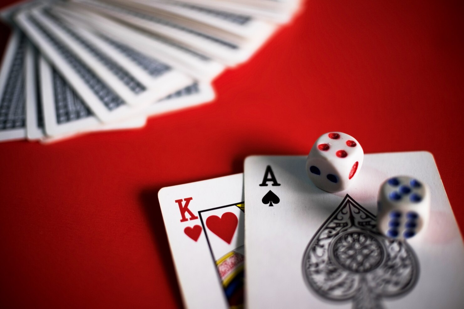 Interactive Online Gambling: Real-time Casino Experience in Live Dealer Blackjack